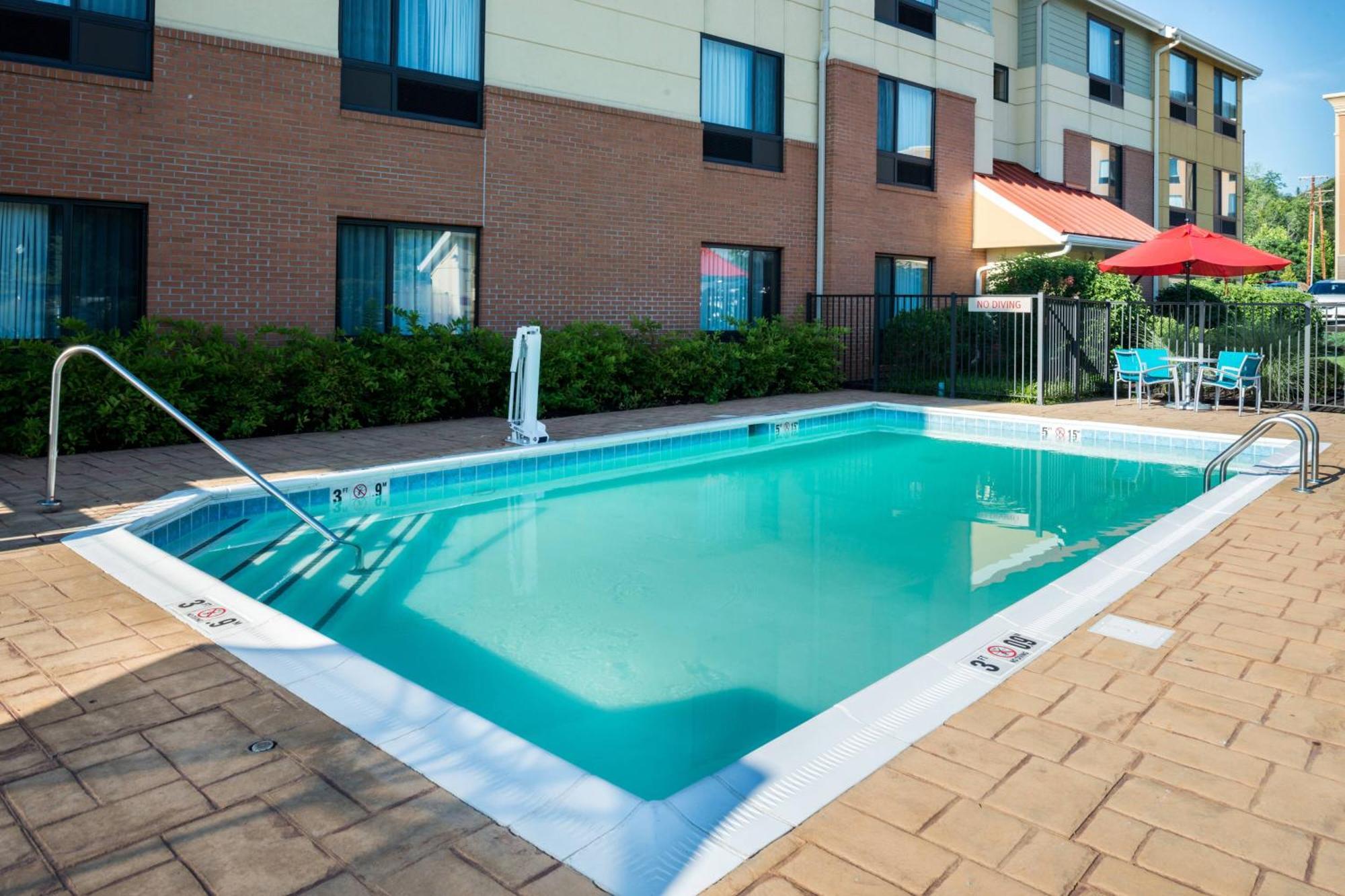 Towneplace Suites Хънтингтън Екстериор снимка